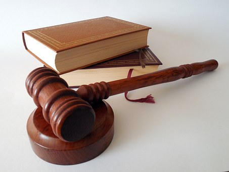 Court hammer